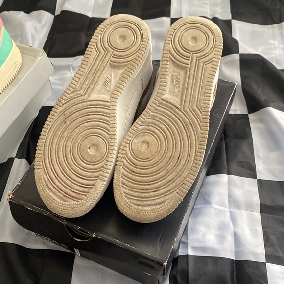 Air Force One low bundle size 9 (2 pairs) OBO - Picture 5 of 10